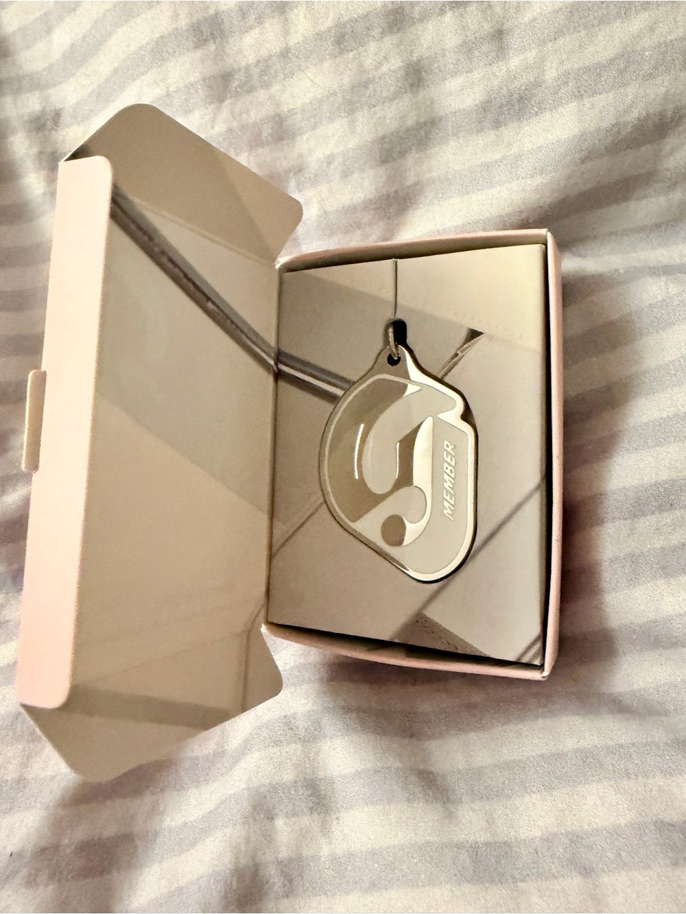 NWT Glossier Mirrored Membership Keychain in box